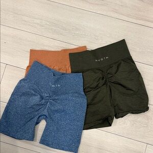 NVGTN Scrunch-Butt High-Waist Biker Shorts Trio - Blue, Olive, Rust